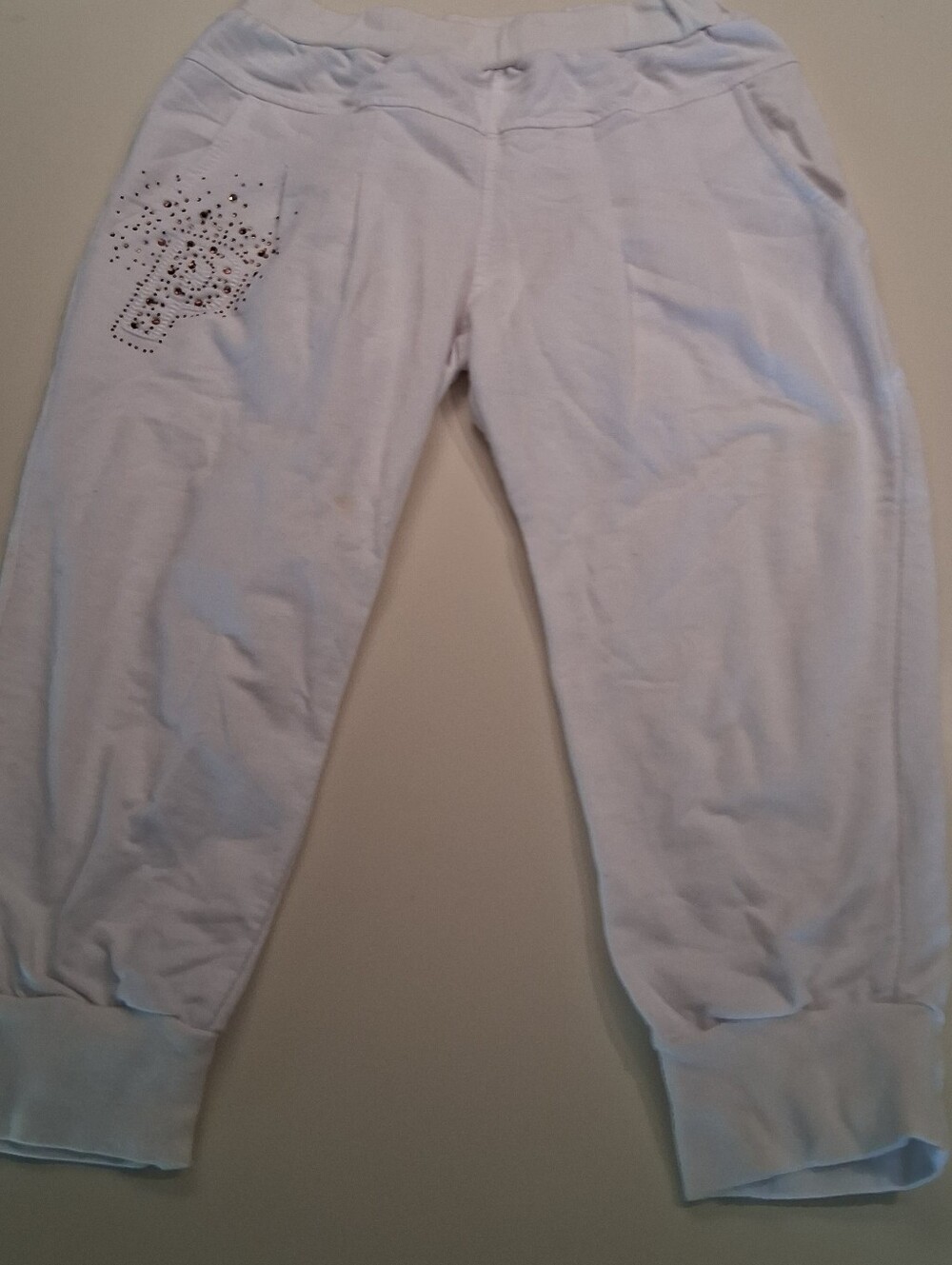Boshiqi White Studded Pocket Capri Sweatpants